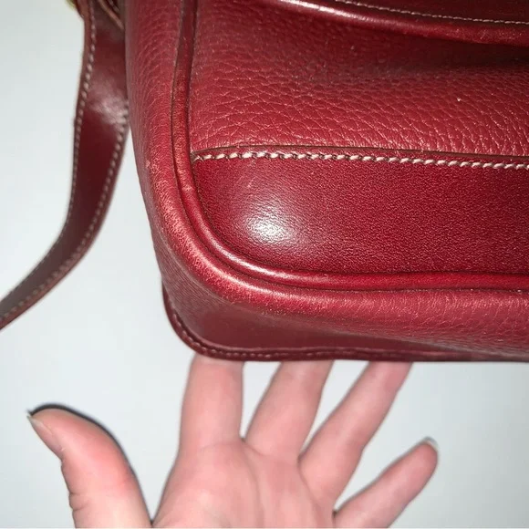 ❤️RARE❤️ Vintage Dooney and Bourke Oxblood Burgundy Maroon Carrier Crossbody Bag - Picture 9 of 16